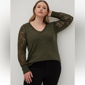 Torrid size 00x 10 M/L Lace Sleeve Tee - Super Soft Plush Olive